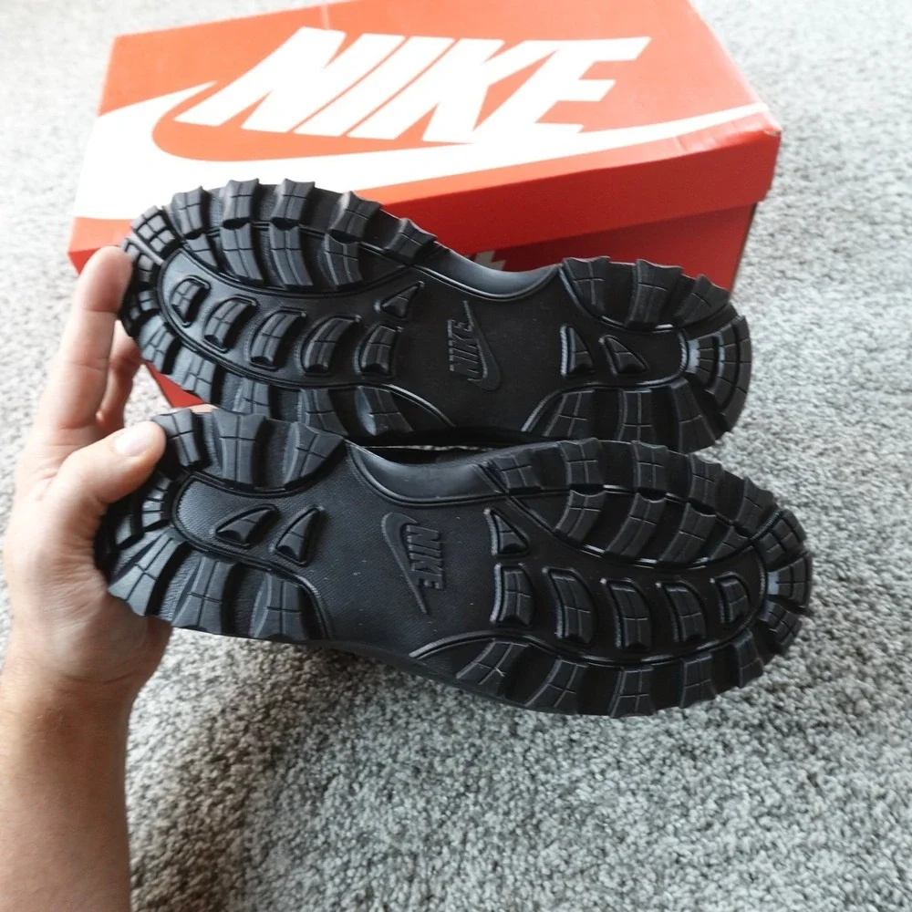 NEW Nike Shoes Mens 9.5 Triple Black Manoa Leather Tactical Boots HF7095-001